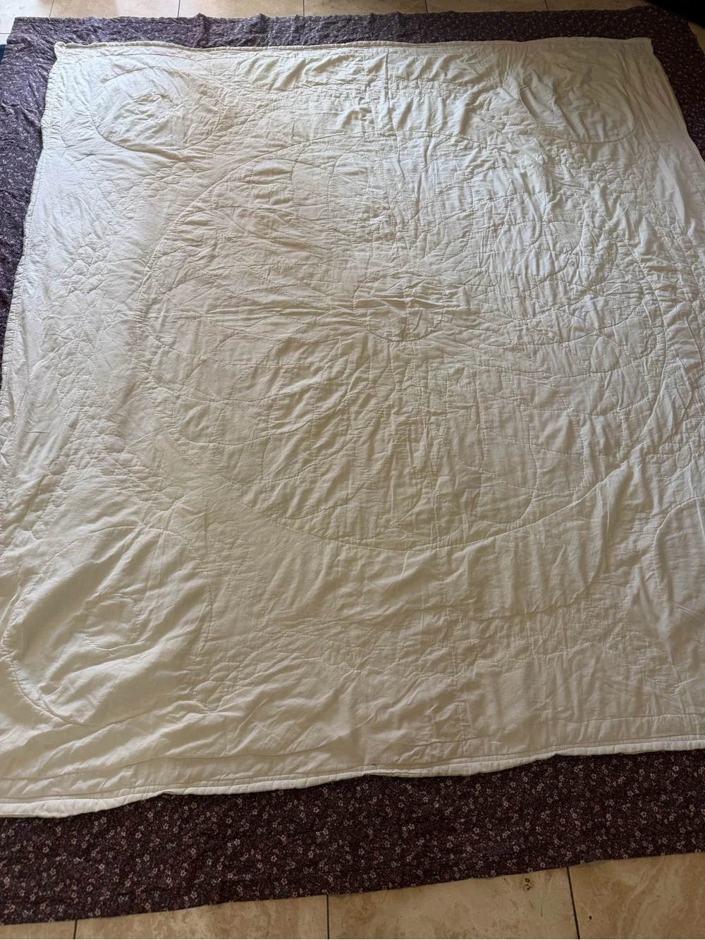 Vintage King Dalia Medallion Quilt, Handcrafted & Machine Made Farmhouse Cottage